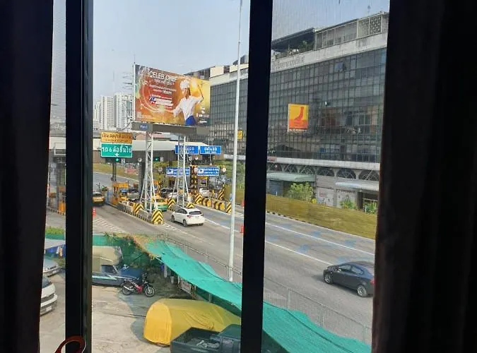 Bed & Breakfast Baan Wualamphong บ้านวัวลำพอง