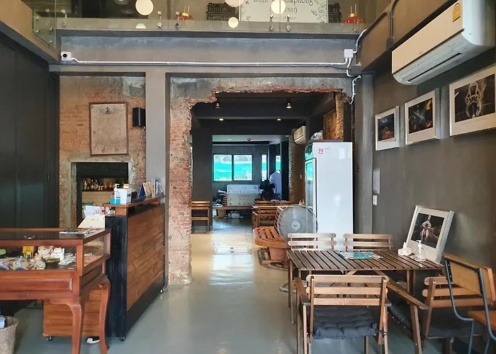 Bed & Breakfast Baan Wualamphong บ้านวัวลำพอง