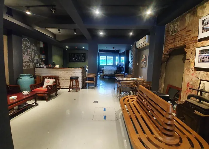 Baan Wualamphong บ้านวัวลำพอง Bed & Breakfast 3*