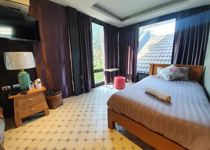 Bed & Breakfast Baan Wualamphong บ้านวัวลำพอง 3*